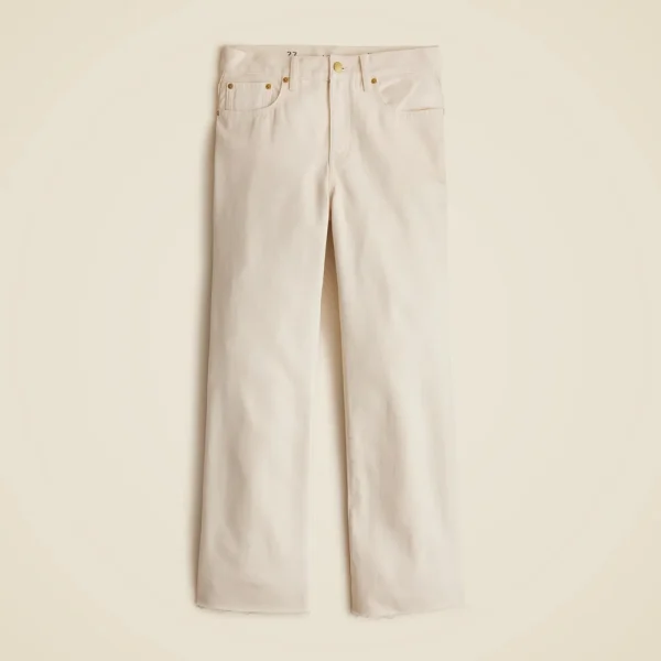 Mid-rise relaxed kickout jean