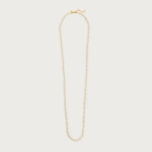 Long pearl necklace