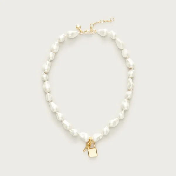 Baroque pearl necklace with key pendant