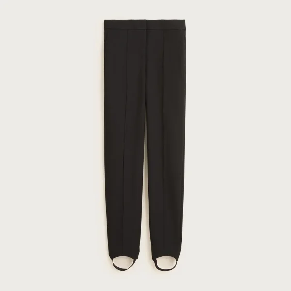 Stirrup pant in four-season stretch