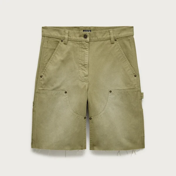 Painter short in canvas